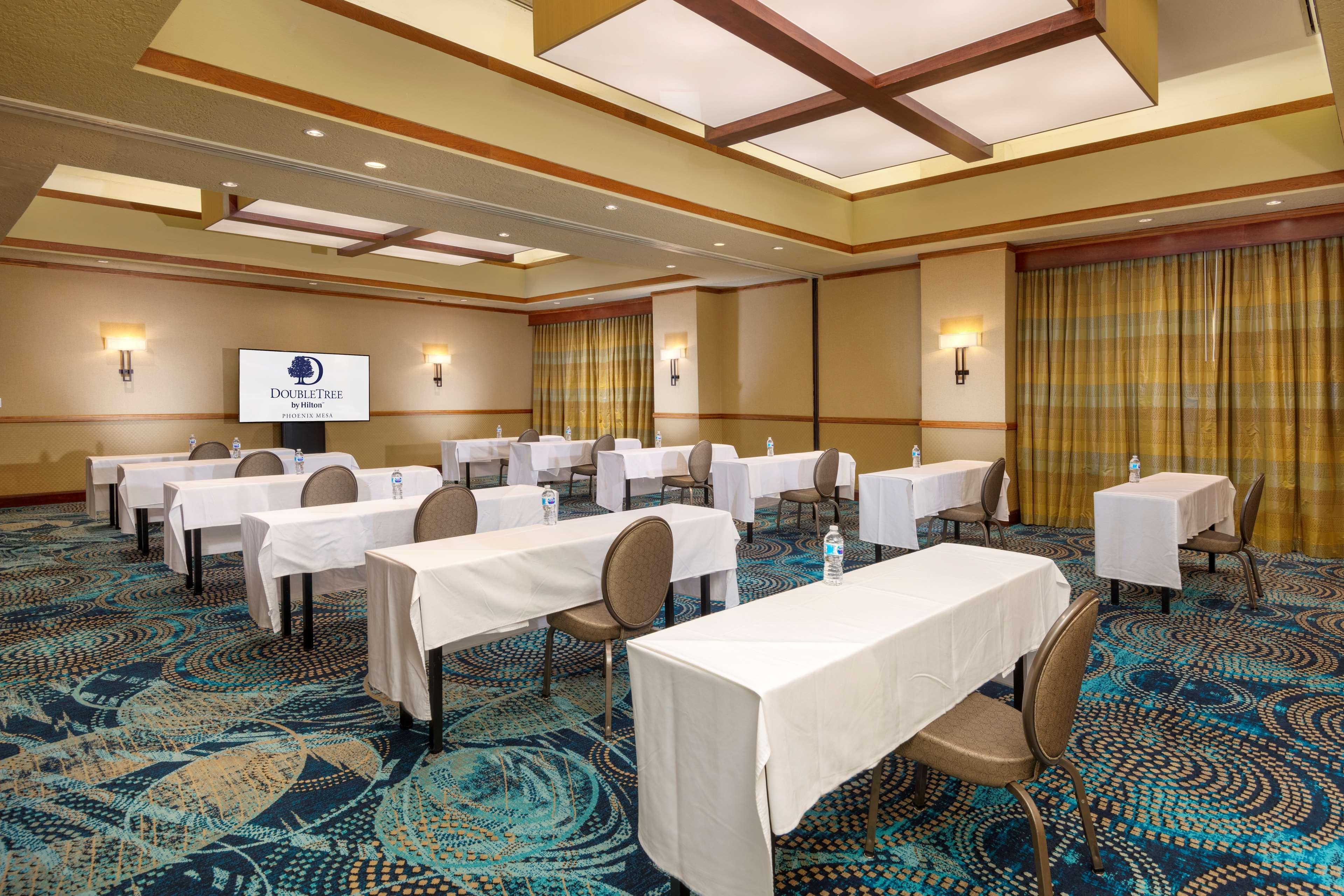 Doubletree By Hilton Phoenix Mesa Extérieur photo