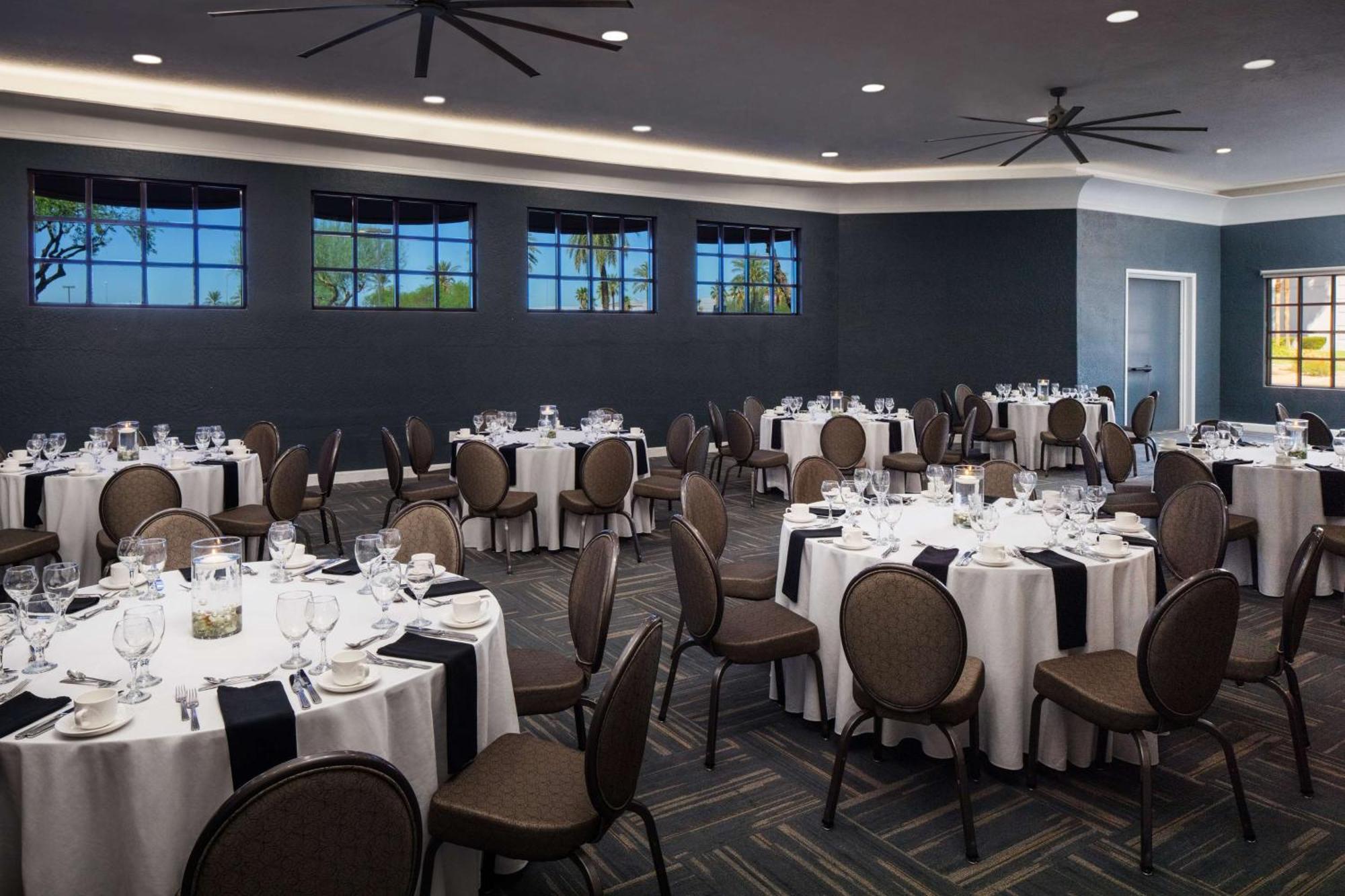 Doubletree By Hilton Phoenix Mesa Extérieur photo